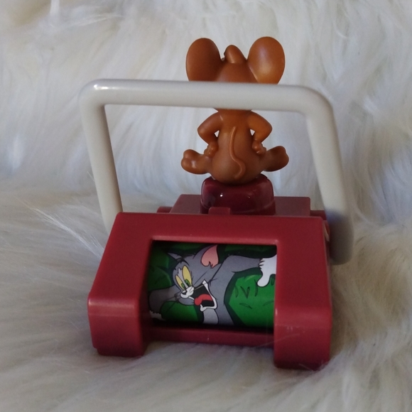 Tom and Jerry 2021 McDonald's Toy - Picture 4 of 7